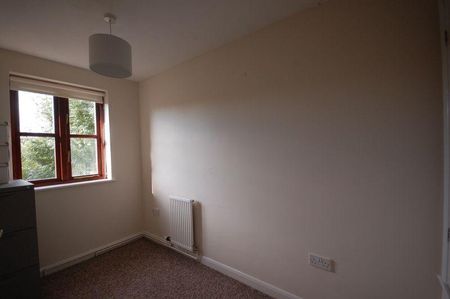 2 bedroom semi-detached house to rent - Photo 3