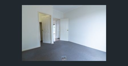 Neat and tidy 3 x 1 that is easy to maintain! - Photo 5