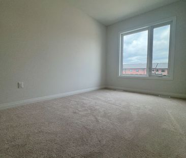 For Lease - 210 Hook Drive, Richmond Hill, Ontario - Photo 3