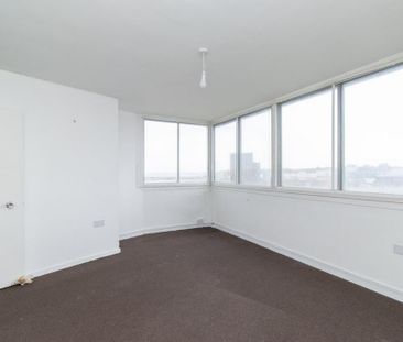 3 bedroom flat to rent - Photo 6