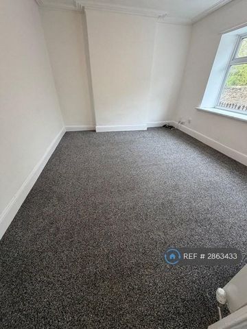 2 bedroom end of terrace house to rent - Photo 4