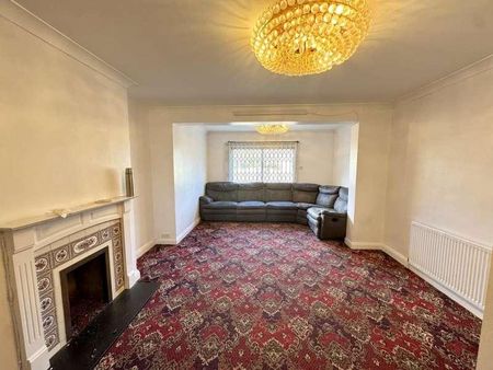 Hanworth Road, Hounslow, TW4 - Photo 2