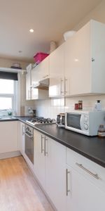 8 Claremont Avenue, LS3 1AT, Leeds - Photo 3
