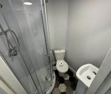 1 bedroom in a house share to rent - Photo 6