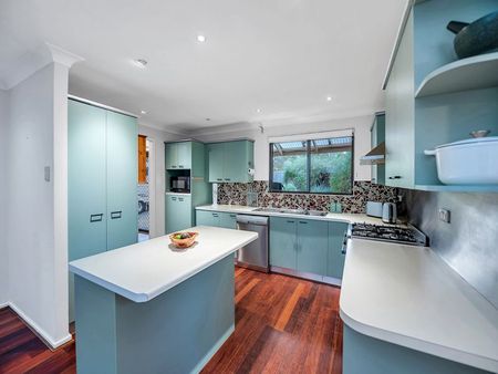 Spacious family home - Photo 2