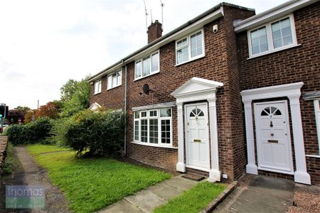 3 Bedroom Mid Terraced House, Handbridge - Photo 2