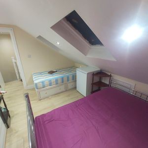 Room in a Shared House, Pembroke Road, IG3 - Photo 2