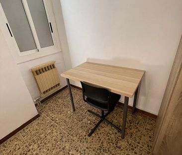 Travessera de Gràcia, Barcelona, Catalonia 08027 - Photo 3