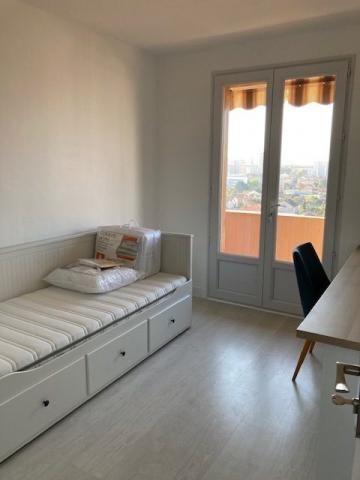 Appartement meublé à louer - 4 pièces - 68 m² - Photo 3