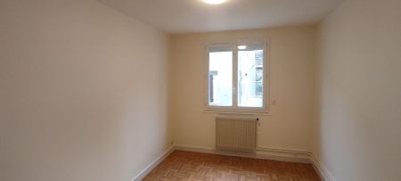 Location Appartement 3 pièces 55m² ARGENTON SUR CREUSE 36200 - Photo 4