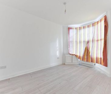 4 bedroom terraced house to rent - Photo 2