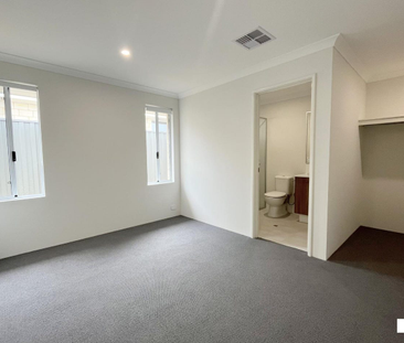 Space, Style & Flexibility - Photo 1