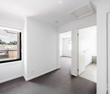 Location Location! - Photo 5