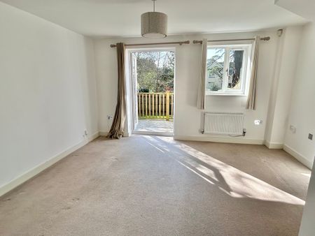 2 bedroom Attractive Two Bedroom House to rent - Photo 4