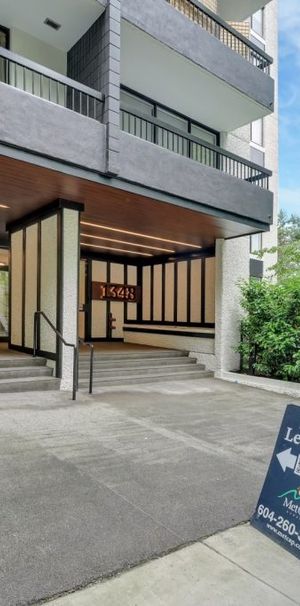 Barclay Towers - Photo 1