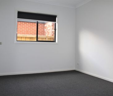 LUXURIOUS FAMILY HOME!!! - Photo 1