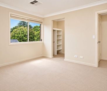 Quiet Area, Walk to Epping Station - Photo 2