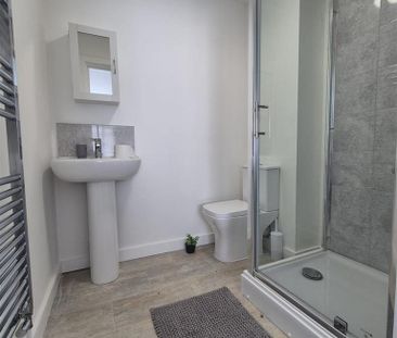 1 bedroom in a house share to rent - Photo 5