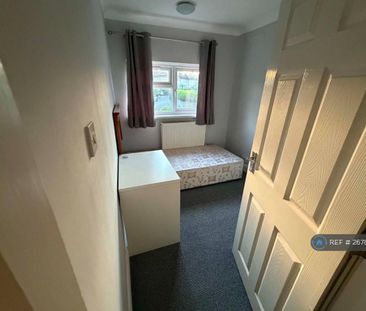 4 bedroom terraced house to rent - Photo 6
