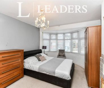 3 bedroom semi-detached house to rent - Photo 3