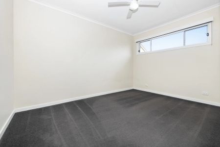 19 Lawson Crescent, - Photo 4