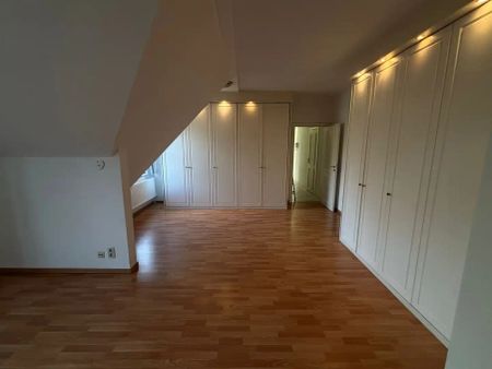 DUPLEXAPPARTEMENT MET 4 SLAAPKAMERS EN 3 BADKAMERS - Foto 2