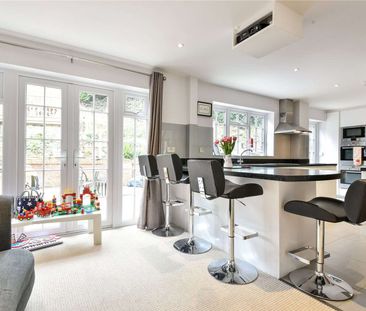 An ideally located family home presented to a high standard throughout - Photo 3