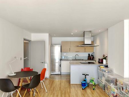 1 Bed Flat, Icona Point, E15 - Photo 3