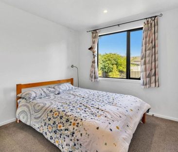 Well-Presented Family Home in Popular Lansdowne - Photo 4