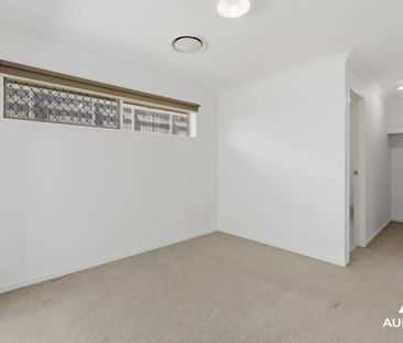 Spacious Family Home in Prime Park Ridge Location! - Photo 5