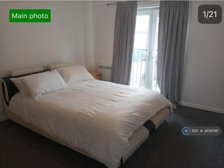 2 bedroom flat to rent - Photo 3