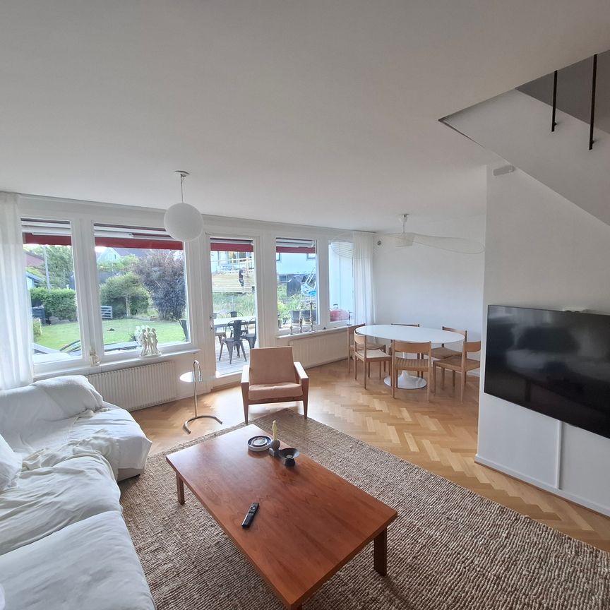 Bronsfyndsgatan, Västra Frölunda - Photo 1