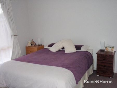 Family Home in a Quiet Cul-de-sac - Photo 4