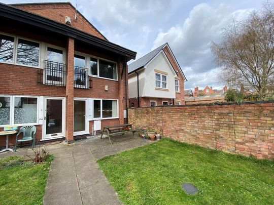 2 bedroom detached house to rent - Photo 1