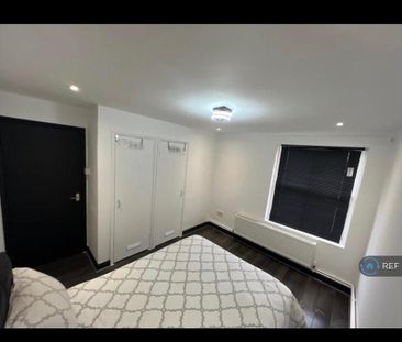 1 bedroom in a flat share to rent - Photo 6