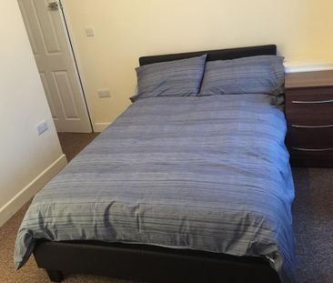 1 bedroom in a house share to rent - Photo 4