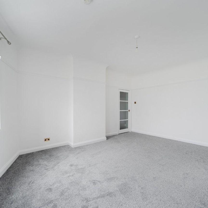 Staines Road, Twickenham, TW2 - Photo 1