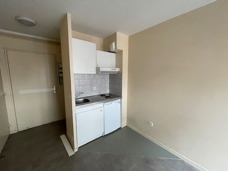 Location Appartement 1 pièce 22m² DEVILLE LES ROUEN 76250 - Photo 3