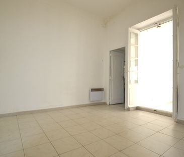 F2 09 rue imperatrice - Photo 5