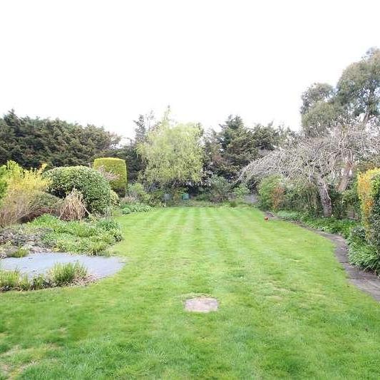 Newcombe Park, Mill Hill, NW7 - Photo 1