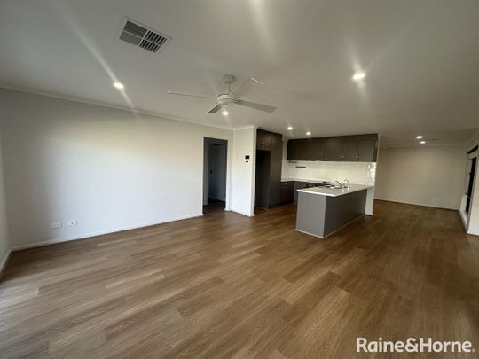 Spacious 3-Bedroom Home in Sought-After Evanston South - Photo 1