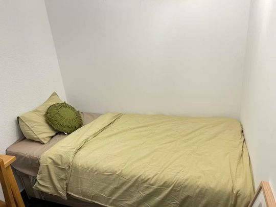 Plaza Profesor Tamarit Olmos, Valencia, Valencian Community 46010 - Photo 1