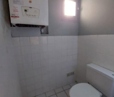 Location Appartement 2 pièces 42m² CAUDEBEC LES ELBEUF 76320 - Photo 5