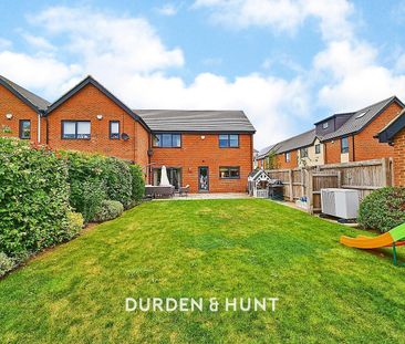 Park View, Chigwell - Photo 2