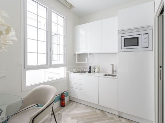 1 Bedroom loft for rent in Sol, Madrid - Photo 1