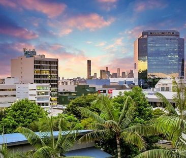 Furnished Studio Loft Apartment in Heart of Toowong - Walk everywhere! - Photo 3