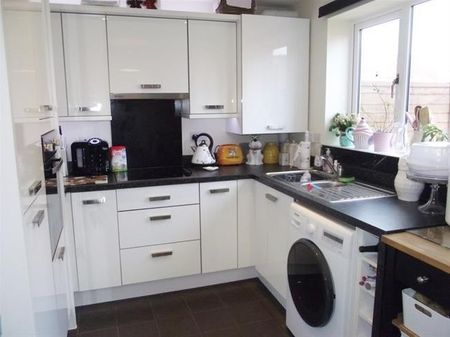 Blackburn Way, West Wick, Weston-Super-Mare - Photo 2