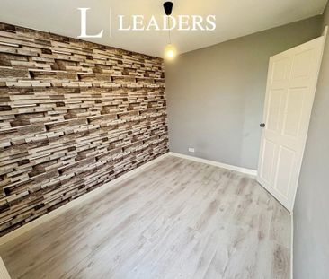 4 bedroom detached house to rent - Photo 3