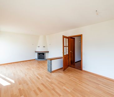 CONFORTEVOLE APPARTAMENTO 4.5 LOCALI A AGNO - Foto 3