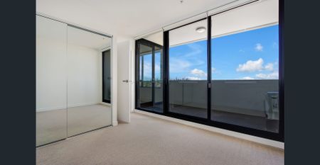Top Floor Light Filled Apartment With City Views - Photo 5